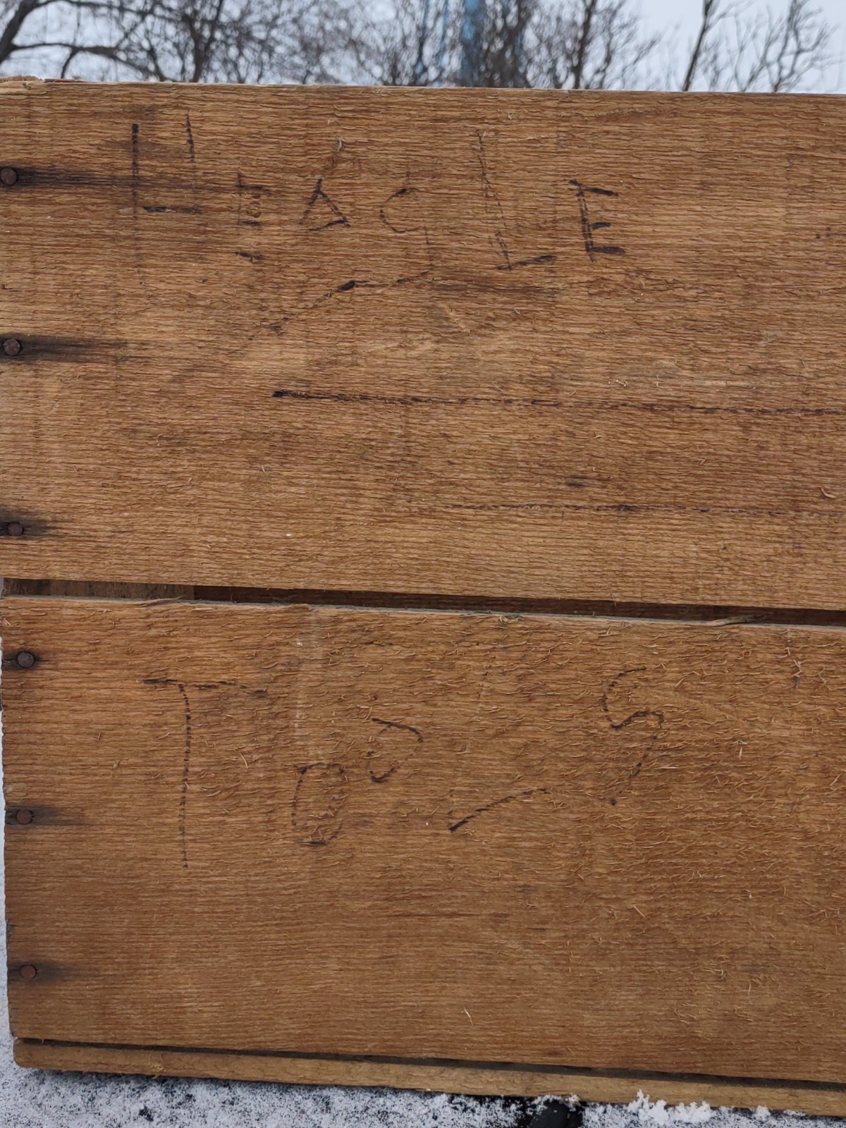 Vtg wooden crate for the Union 76 Oil Company of California (advertisement)