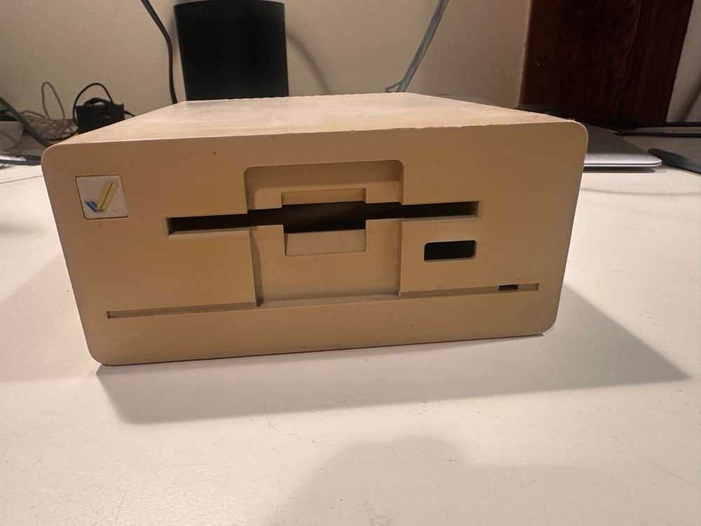 Commodore Amiga 1010 External Floppy Drive Enclosure CASING ONLY READ