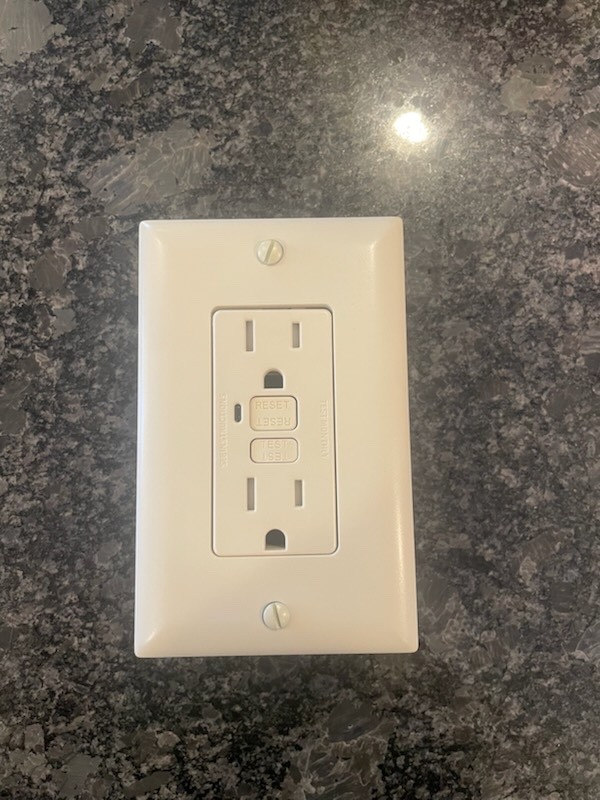 10 Pass & Seymour GFCI TR Outlets