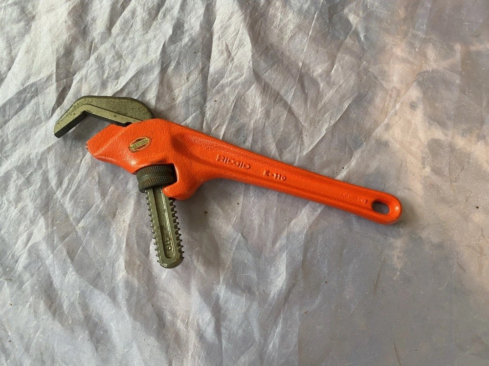 RIDGID 110 OFFSET HEX PIPE SMOOTH WRENCH - EXCELLENT CON