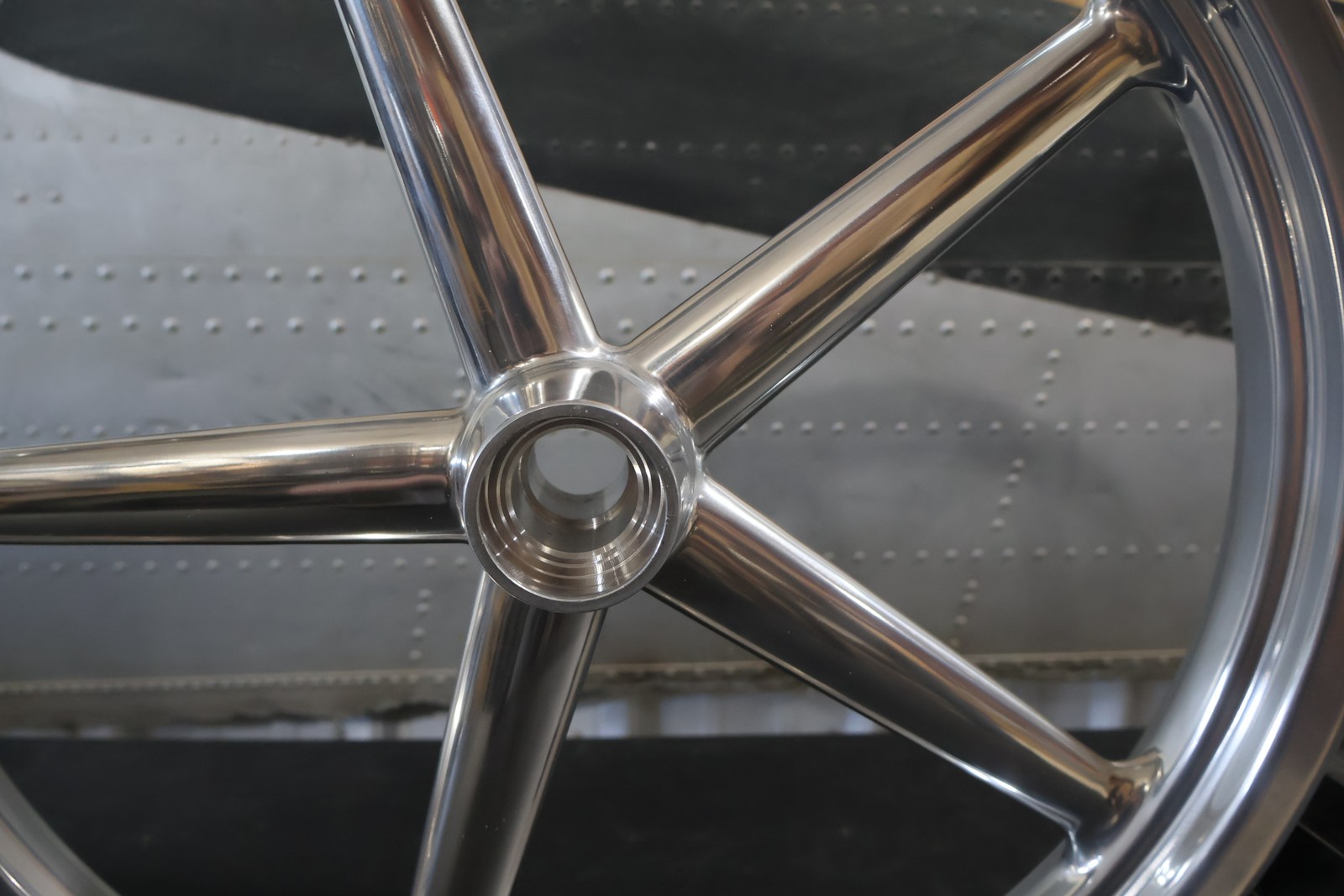 41877-08A NEW OEM 2008-2012 HARLEY-DAVIDSON FXCW/C SOFTAIL ROCKER FRONT WHEEL