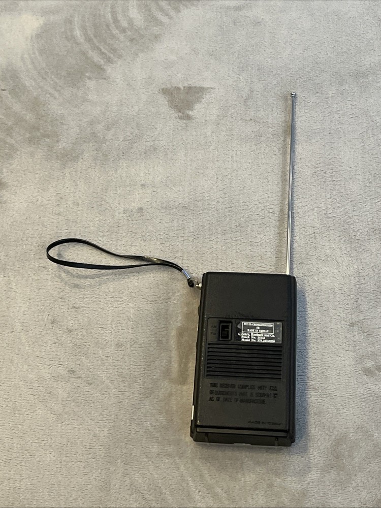 Vintage Sears Roebuck Portable Handheld Solid State AM/FM,TransistorRadio Tested