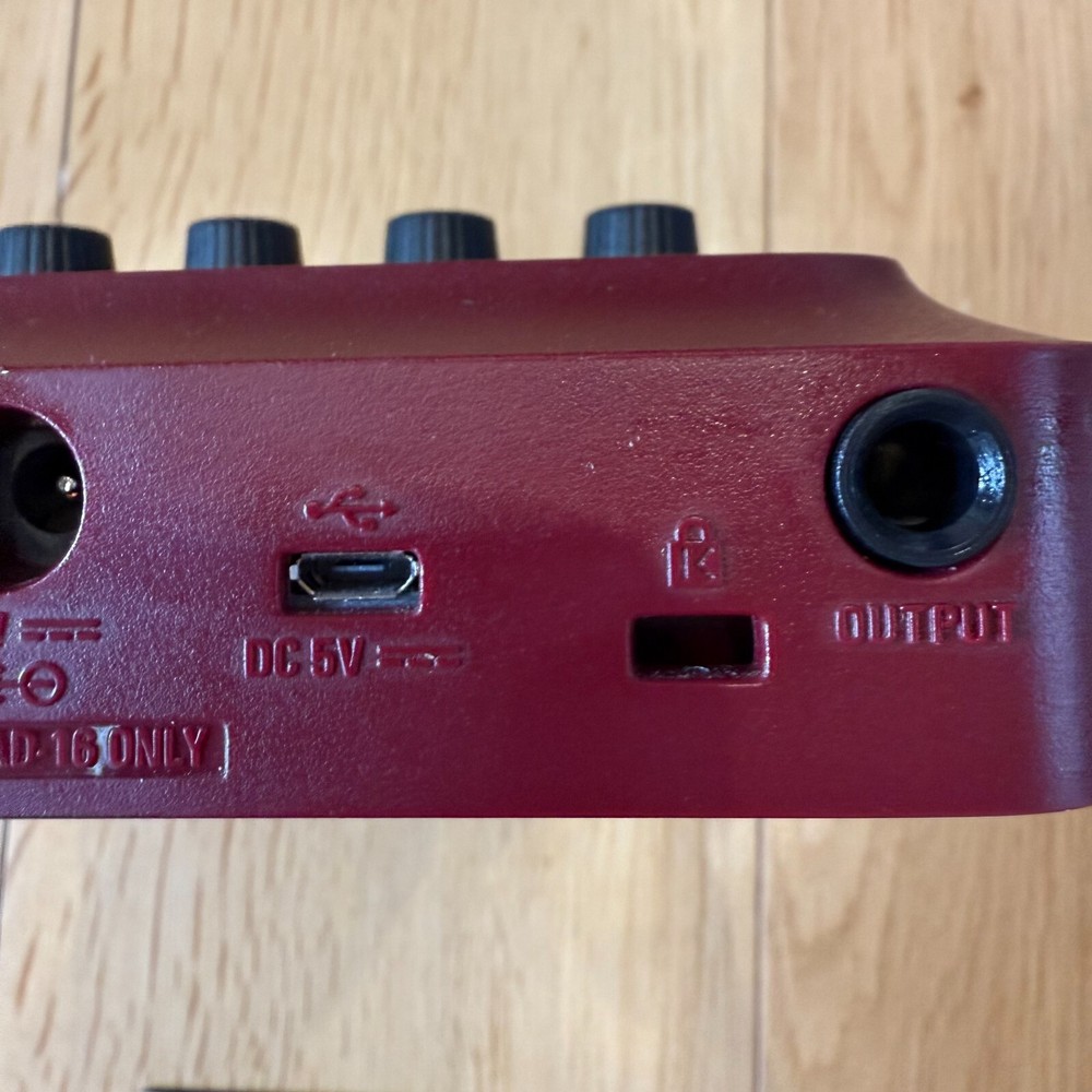 Zoom B1 Four Bass Multi-Effects Pedal Processor Red 9 Amp Models 60 EffectsOpens