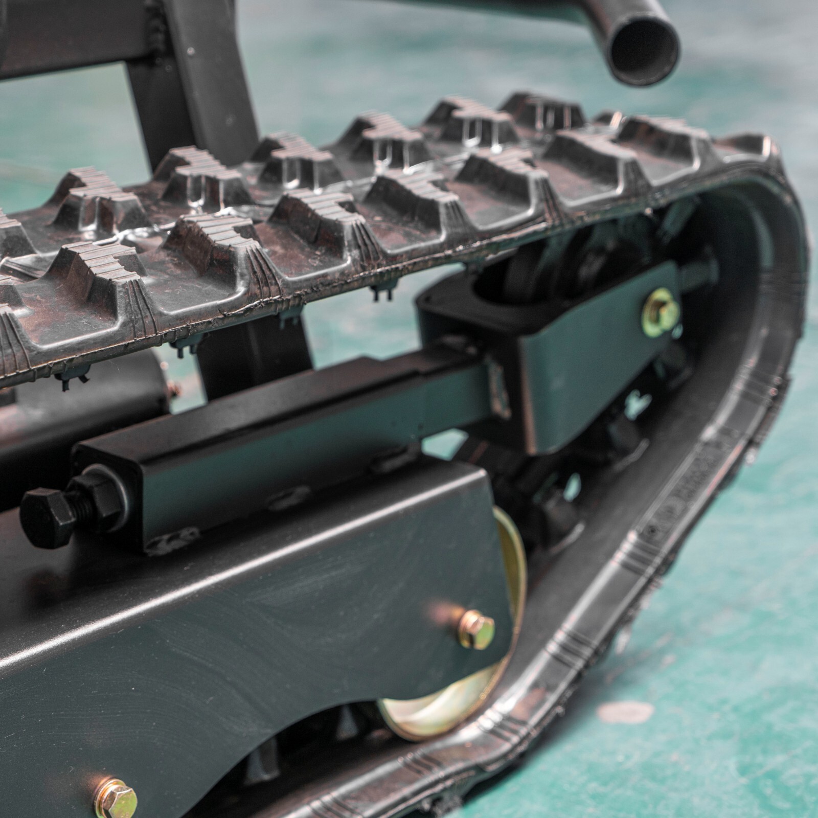 27 HP Outdoor Off-road Remote Control Lawn Mower Gasoline Self-propelled