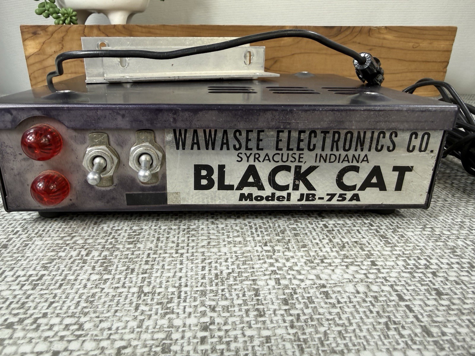 Vintage CB Amplifier WAWASEE ELECTRONICS BLACK CAT JB-75A UNTESTED Original Box