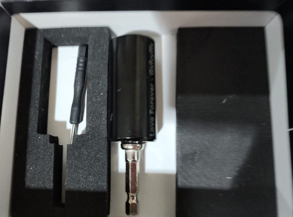 LED Flashlight Gloves & Universal Socket Grip Tools