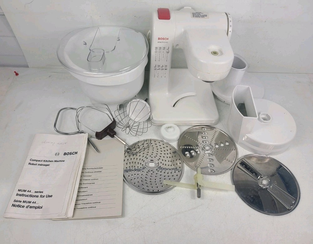 Bosch Compact Stand Mixer MUM 44 Bundle (TESTED)