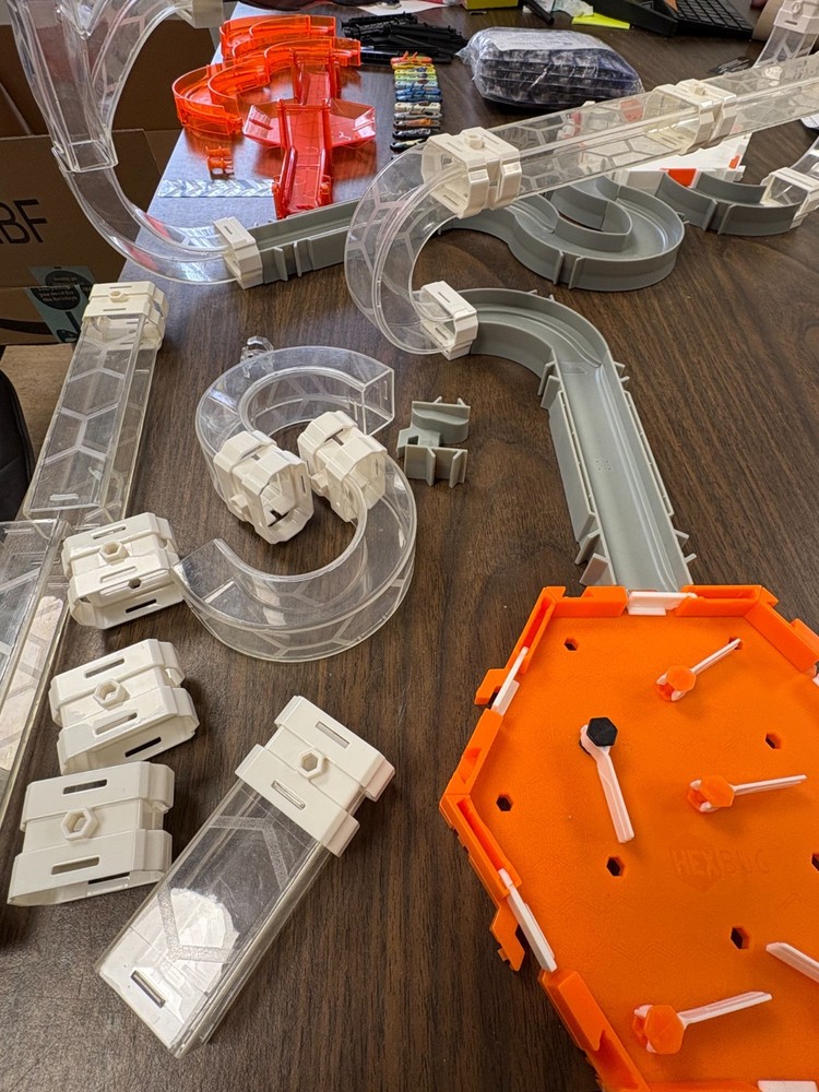 HEXBUG Nano Lot w/ Track Set, Tubes, Connectors & Multiple Bugs – Mixed Bundle