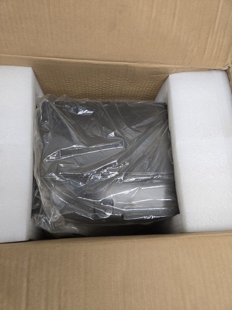 LPACK WP3LED55 WALLPACK. 55W COOL LED WITH COVER, BRONZE.