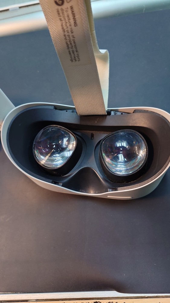 Meta Oculus Quest 2 LOT! Read!