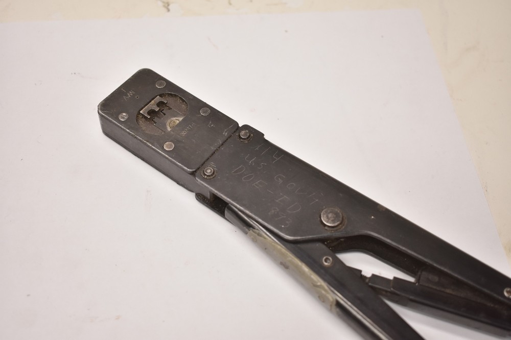 TE/AMP 90247-1 hand crimper