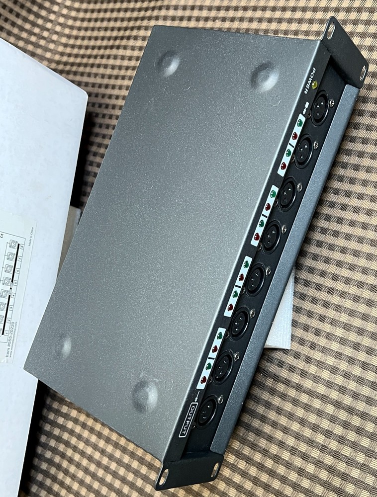 NEW! Stellar Labs 555-20220 DMX-SPLIT8 1x8 Isolated Distribution Amplifier