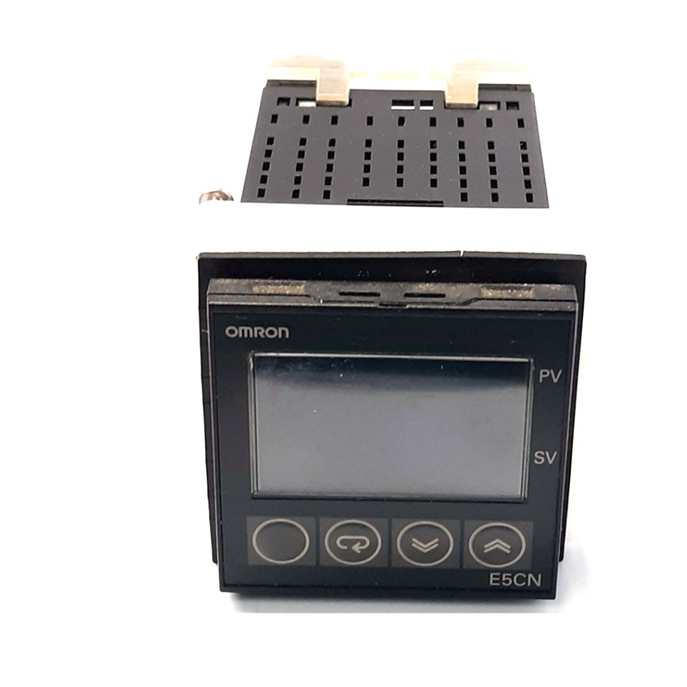 1PC New In Box OMRON E5CN-R2T 100-240VAC Temperature Controller