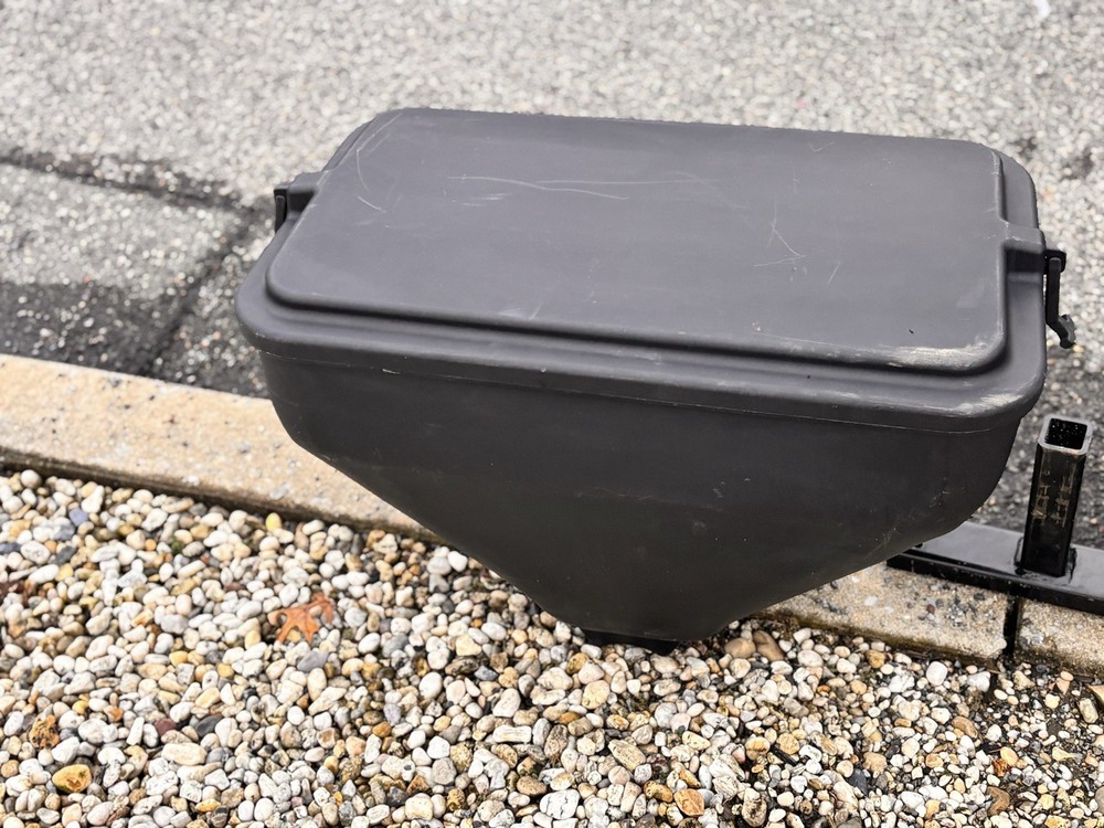 salt dogg complete spreader And Controller