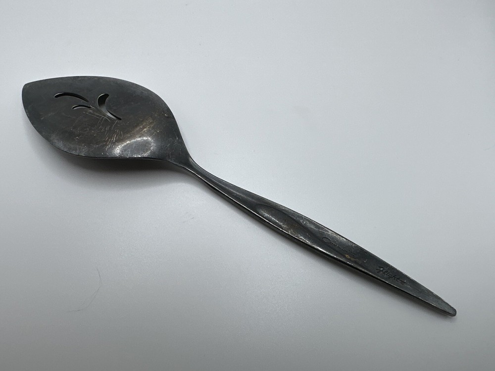 Vintage Community Flight Silver plate Pie Server 8.75”