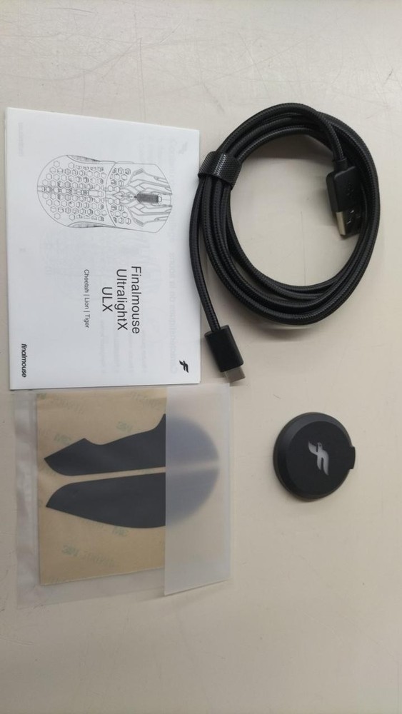 Wireless Gaming Mouse Model ULTRALIGHT X PHANTOM LION FINALMOUSE