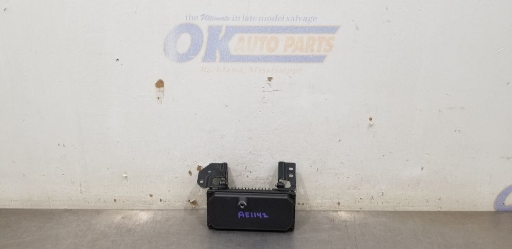 20 DODGE RAM 3500 FRONT FACING CAMERA WINDSHIELD MOUNTED 68462656AE