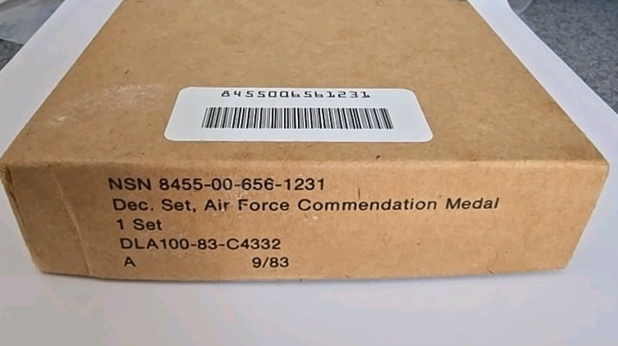 Air Force Commendation Medal- Complete Set-Case Box- Oak Leaf and V Device