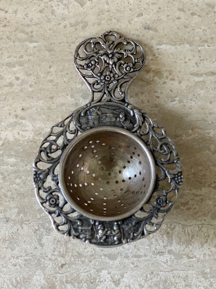 Vintage 830. Silver Tea Strainer