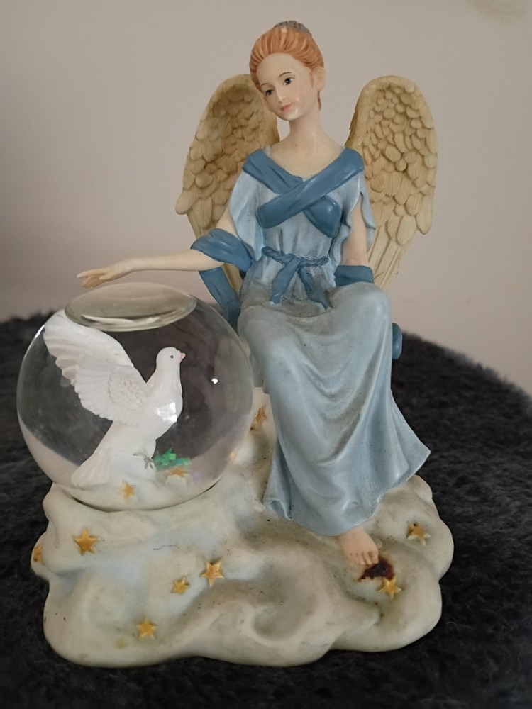 Angel Snow Globe