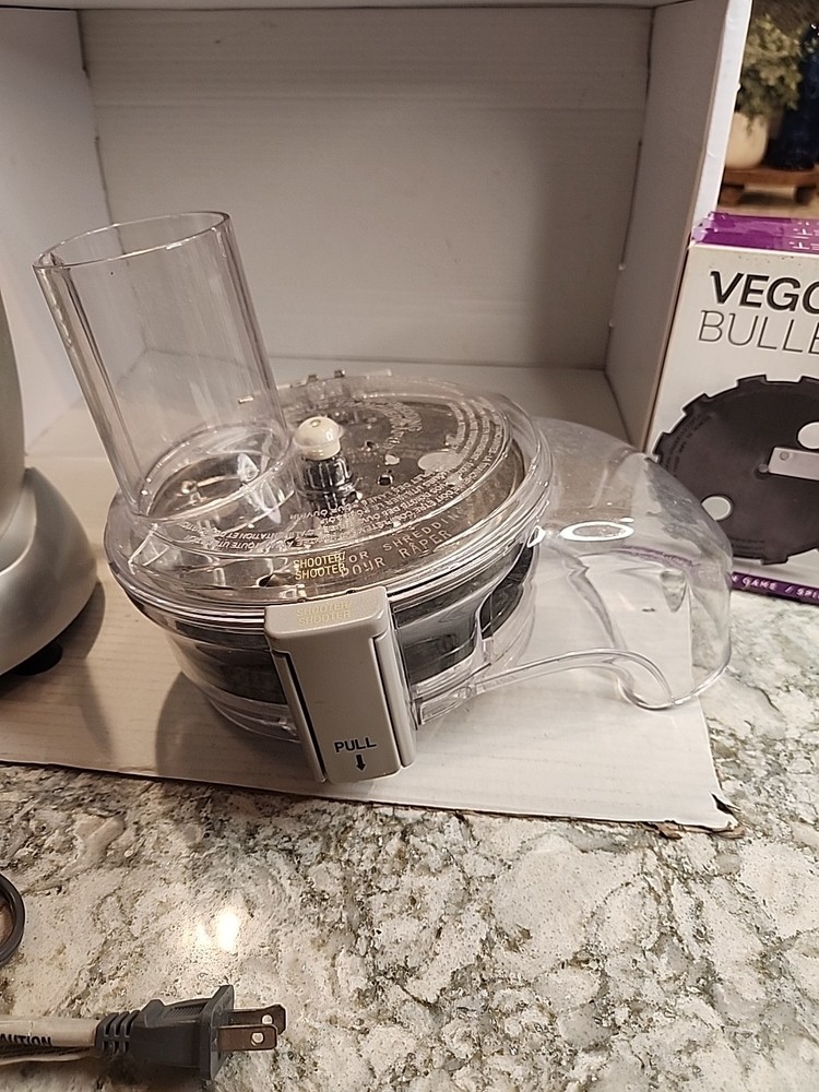 Magic Bullet Veggie Bullet VB-102 Electronic Food Processor Needs Pushers