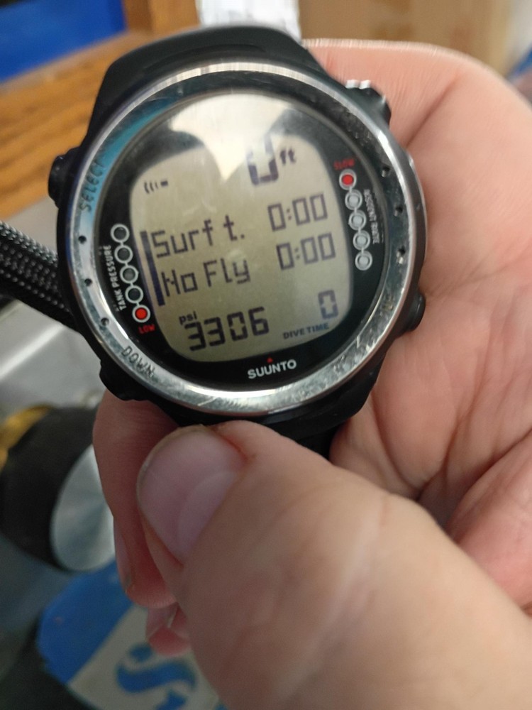 Suunto d4i dive computer with transmitter