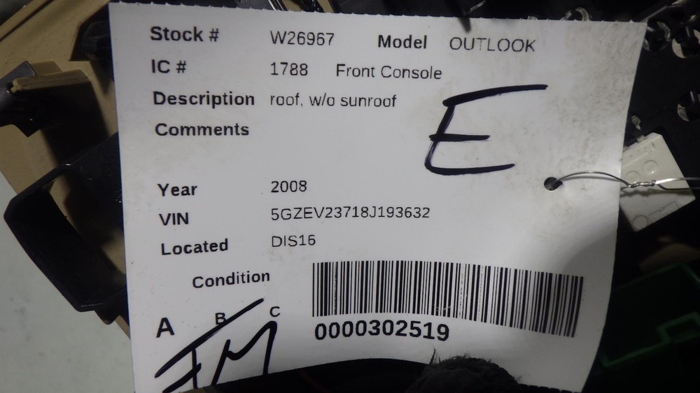 08 SATURN OUTLOOK Front Console roof