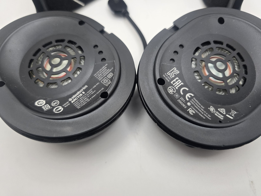 NO POWER BROKEN HINGE - SteelSeries Arctis 9 Gaming Headset