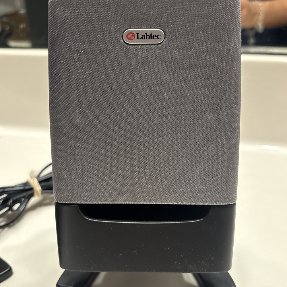 Labtec 3-PieceFlat Panel Multimedia Speaker System TESTED - Works GREAT!