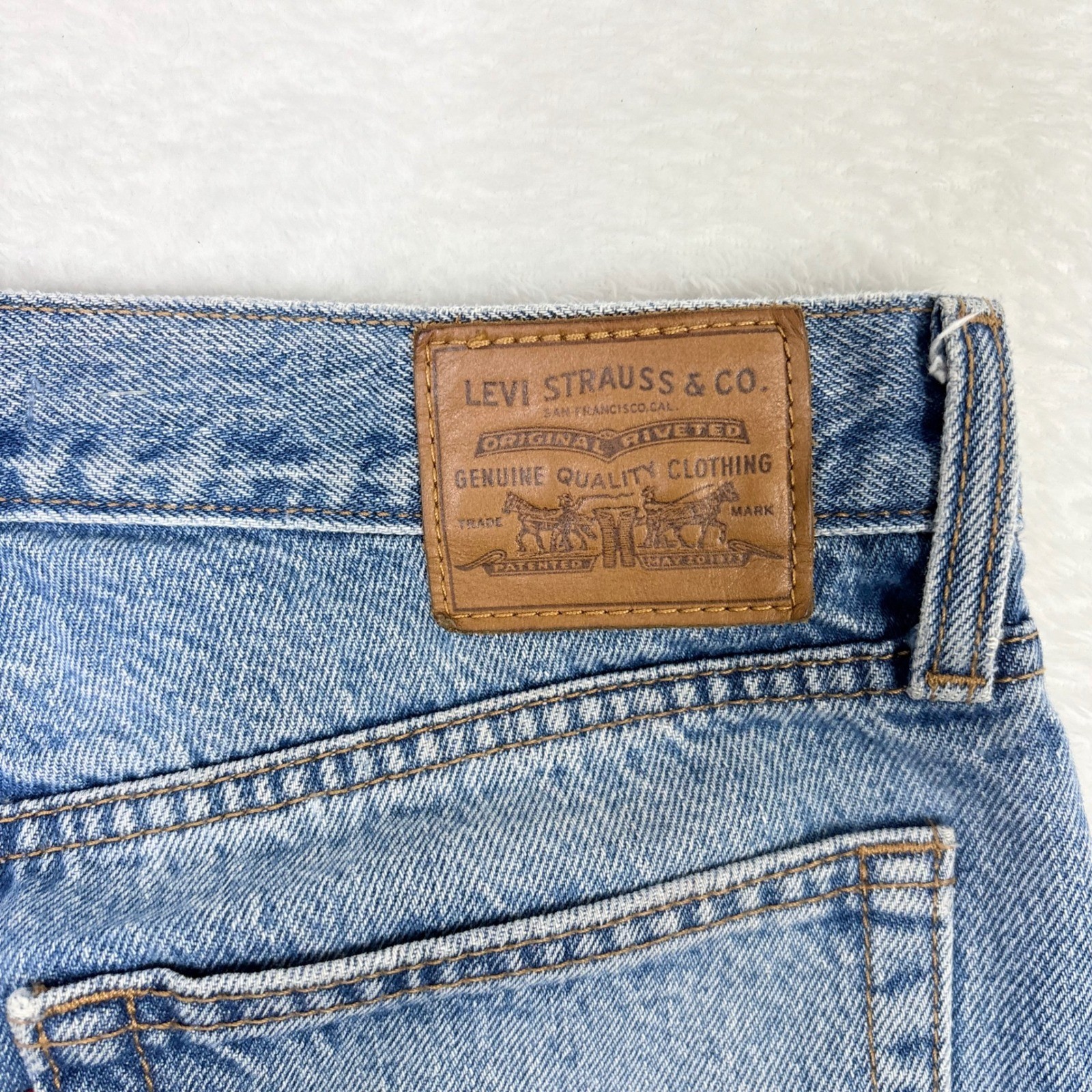 Levis Wedgie Straight Jeans Light Wash Raw Hem Womens 27 High Rise 100% Cotton