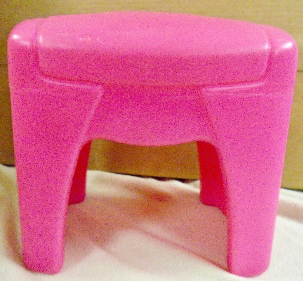 PINK  STOOL  FOR  VANITY  (E)