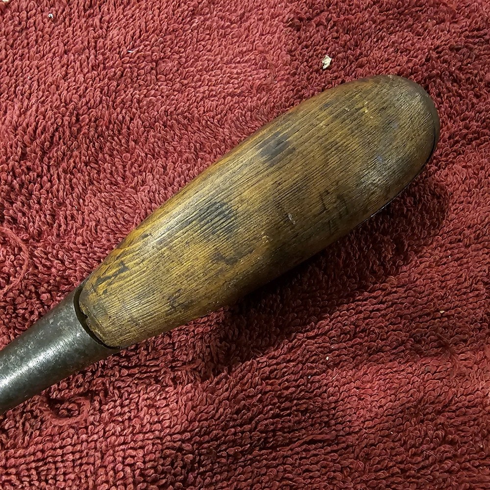 Vintage 10-7/8" Irwin Perfect Handle Screwdriver.