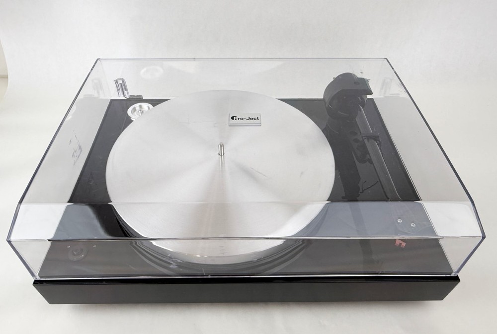 Pro-Ject X8 Evolution Turntable Sumiko Moonstone Cartridge - High Gloss Black