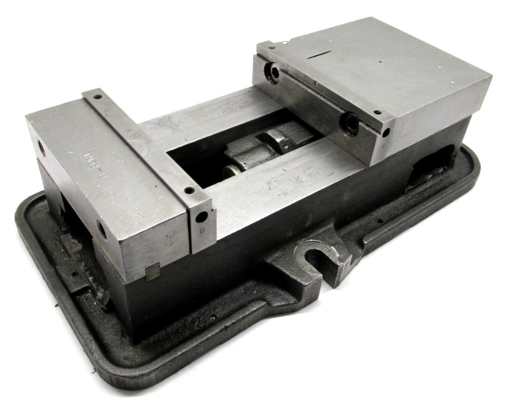 KURT ANGLOCK 6" MILLING MACHINE VISE w/ JAWS - #D60