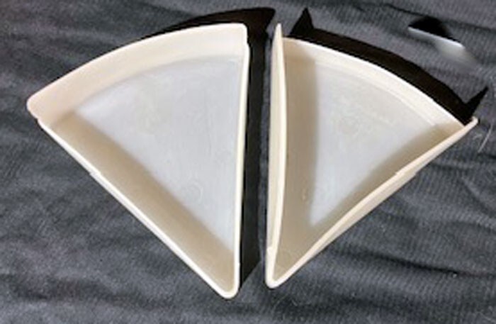 VINTAGE TRIANGULAR INDIVIDUAL 2 PC PIE SLICE CONTAINER DEKA PLASTICS #02 USA