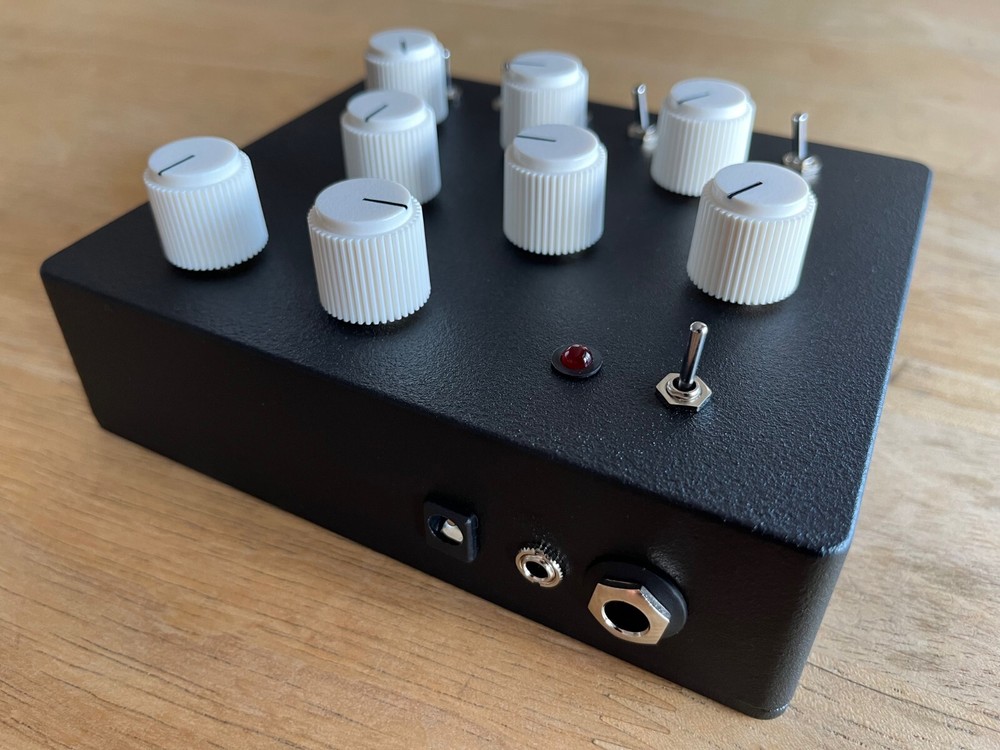 Maximal Drone (handmade synth, Rucci Electronics)