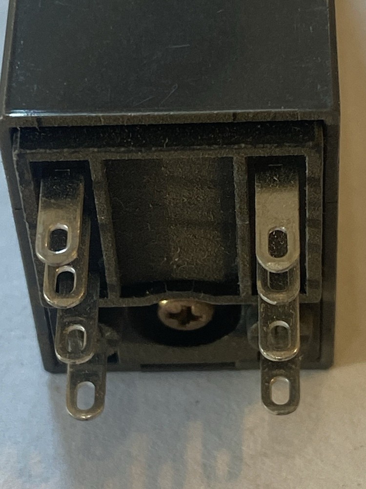 Idec GT5Y-2SN Electronic Timer Relay