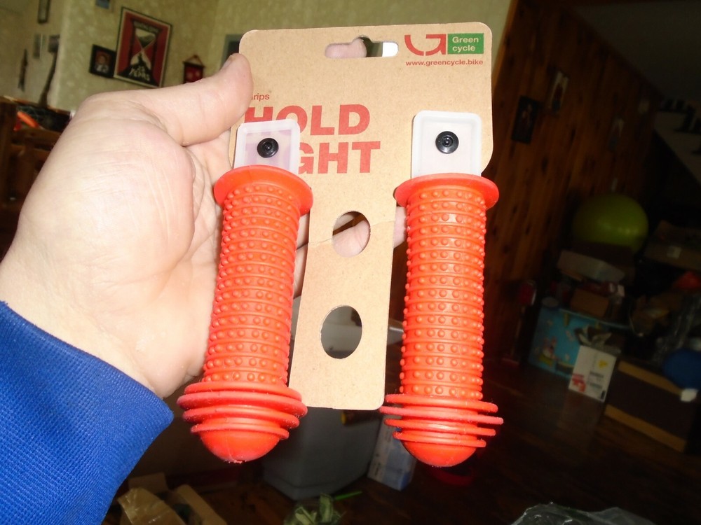 Green Cycle Hold Tight Bicycle Grips