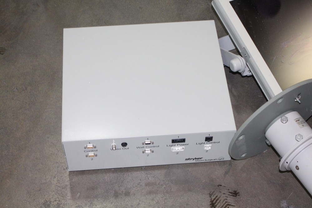 Stryker Visum 2 Surgical light camera CONTROL 2 ARMS