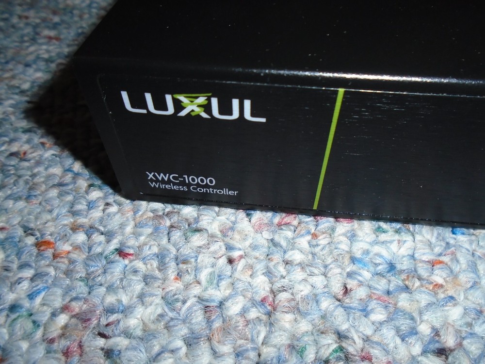 Luxul XWC-1000 v2 Version 2 Wireless Controller w/ Cord- Brackets -Lan cable