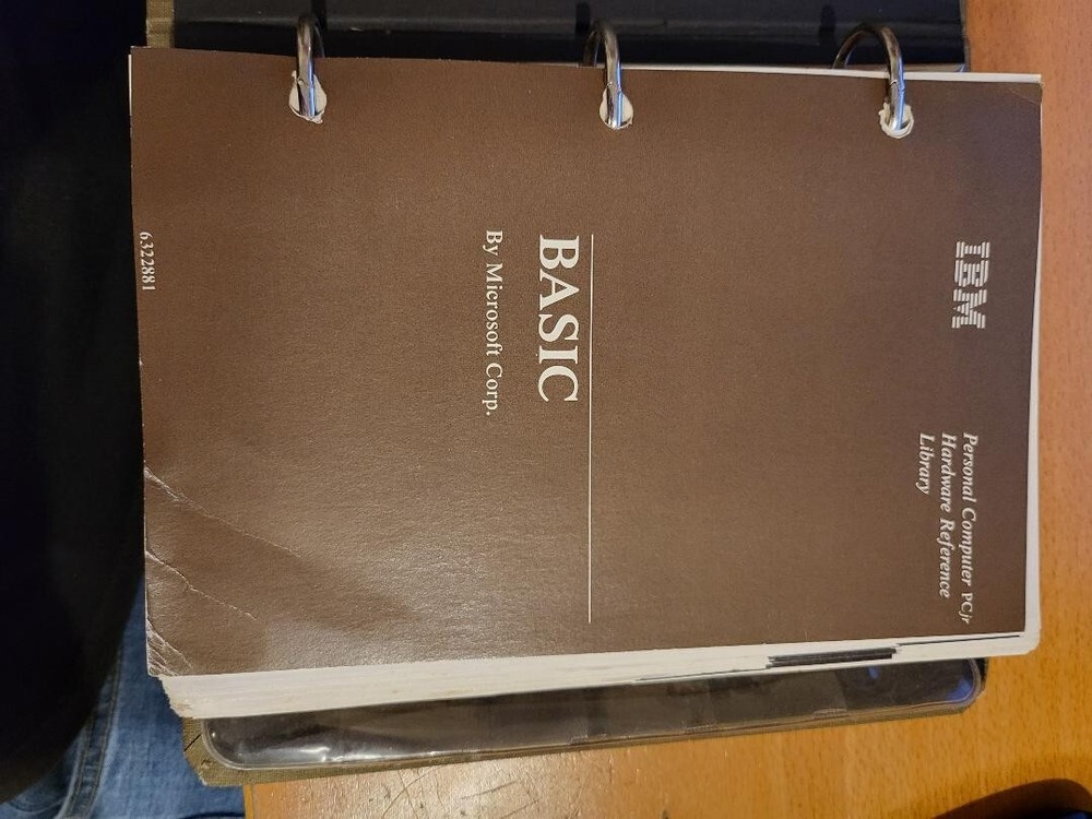 Microsoft IBM Personal Computer HARDWARE REF. LIBRARY BASIC 6322881 and 6361134