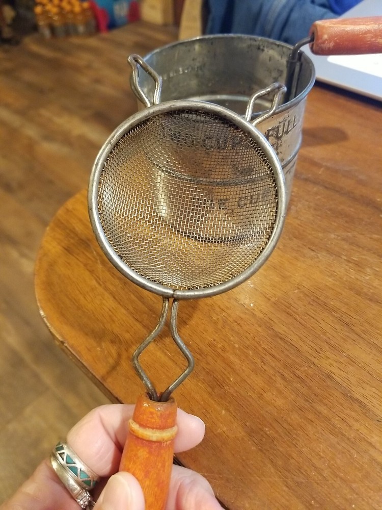 2 Red Handle Kitchen Utensils