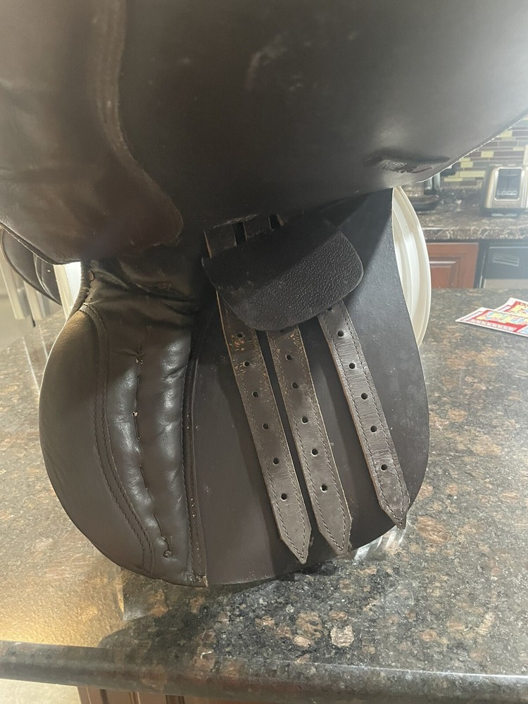 English Saddle 17” Unbranded