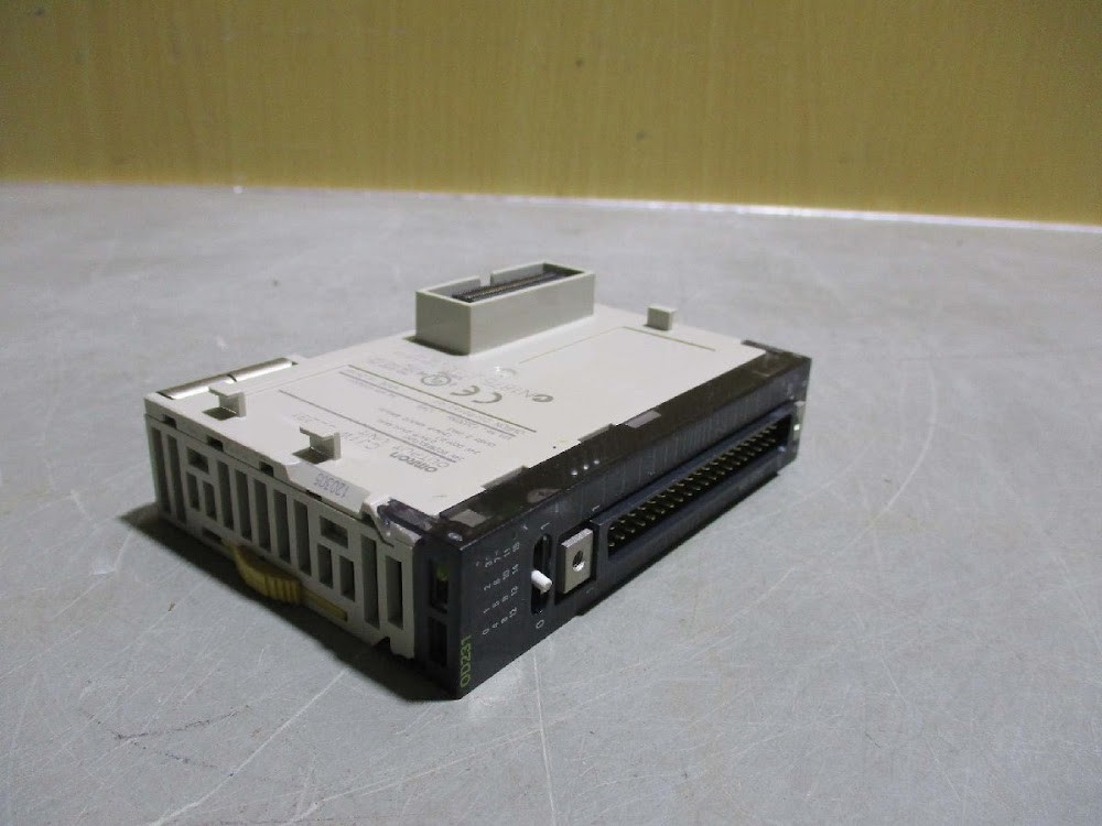 OMRON CJ1W-OD231 Output Unit PLC Module USED #2