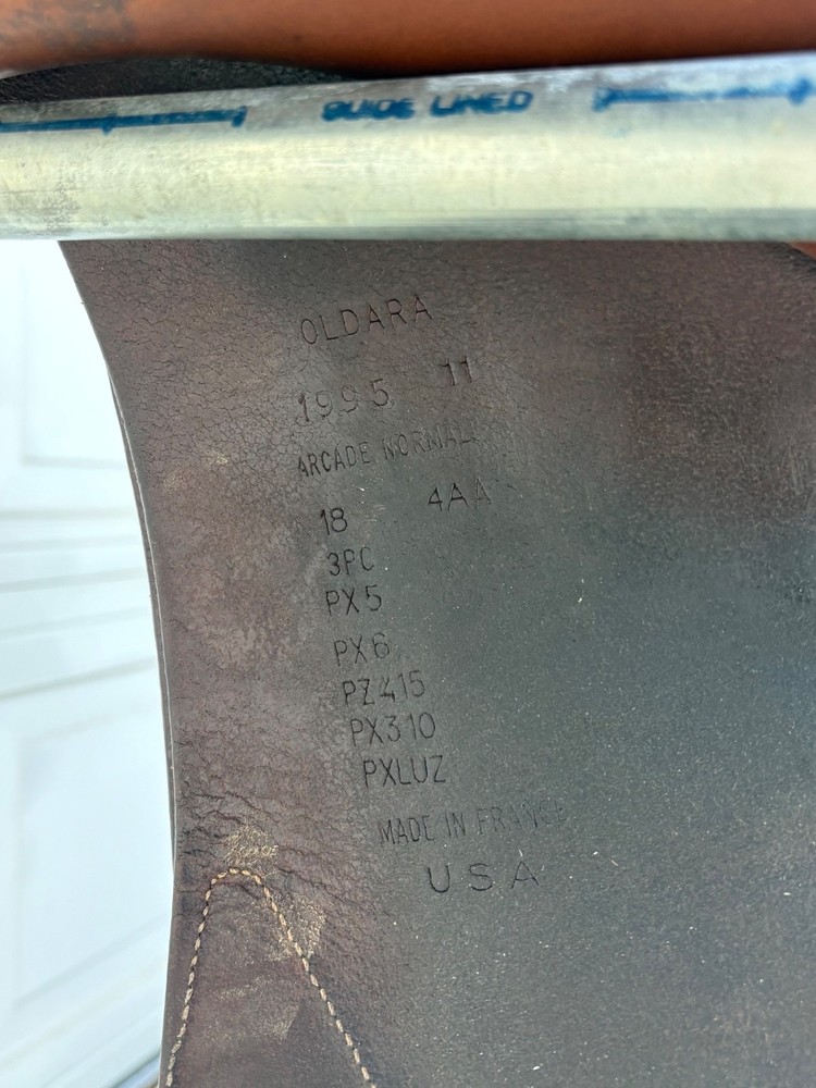 Devoucoux Oldara Jump Saddle – 18” / 4AA Flaps / Arcade Normale Tree