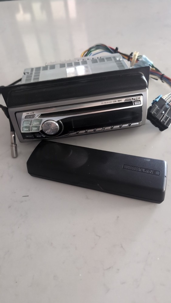 Alpine CDE-9841 CD Receiver with install kit