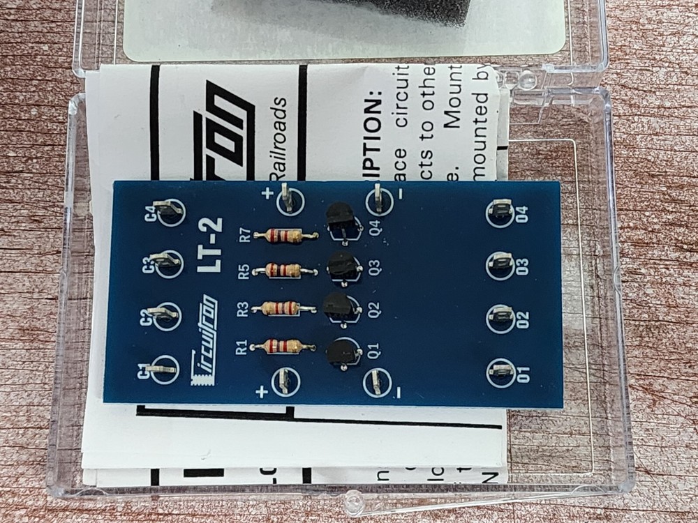 Circuitron 800-5272 -- LT-2 Positive Logic Translator Interface Circuit
