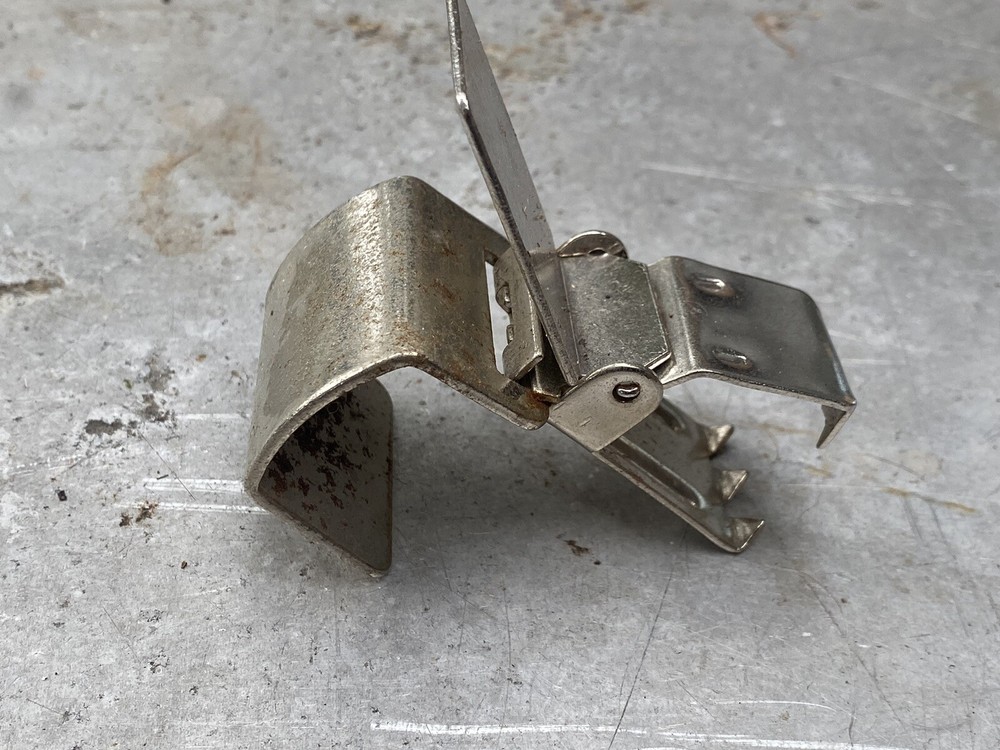 Rug Display Rack Hanging Clips