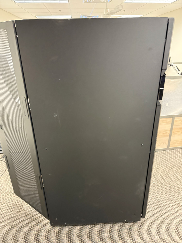 Dell EMC VMAX ALL FLASH 40U Server Rack with PDU's