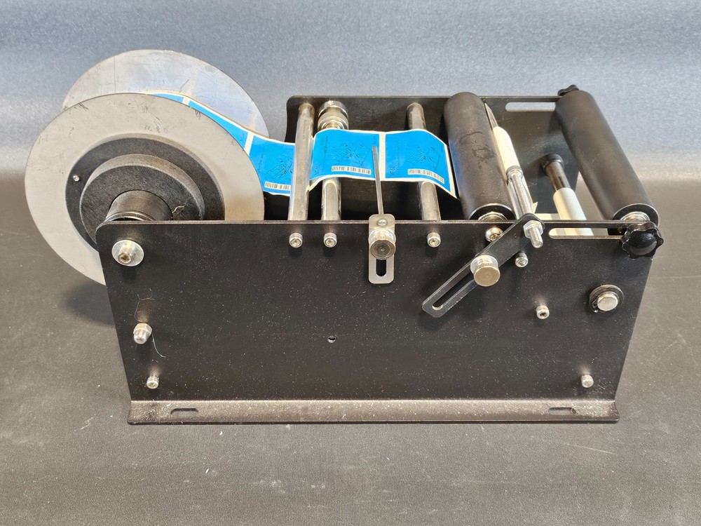 Manual Round Bottle Labeler